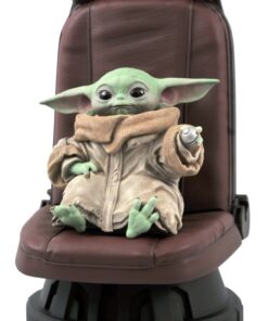 Diamond Disney Star Wars: The Mandalorian - The Child in Co-Pilot Seat Statue (1/2) (AUG202092)